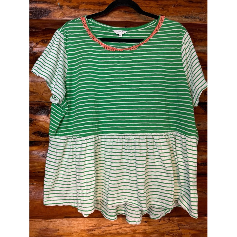 Crown & Ivy Woman Green Striped‎ Top Size 2X